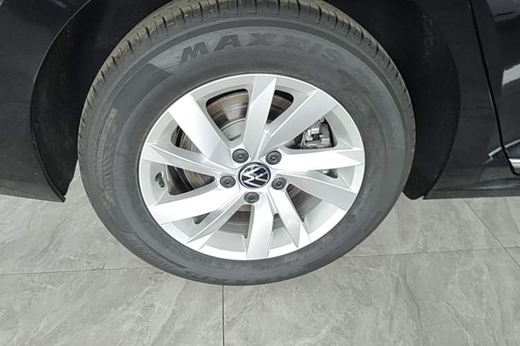 Used Volkswagen Passat New Energy 2025 430 PHEV Hybrid Business Edition Right Rear Wheel Hub