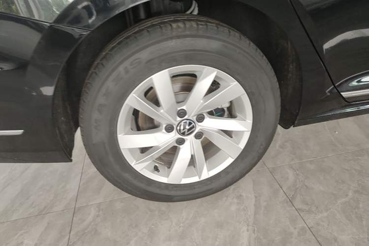 Used Volkswagen Passat New Energy 2025 430 PHEV Hybrid Business Edition Right Rear Wheel Hub