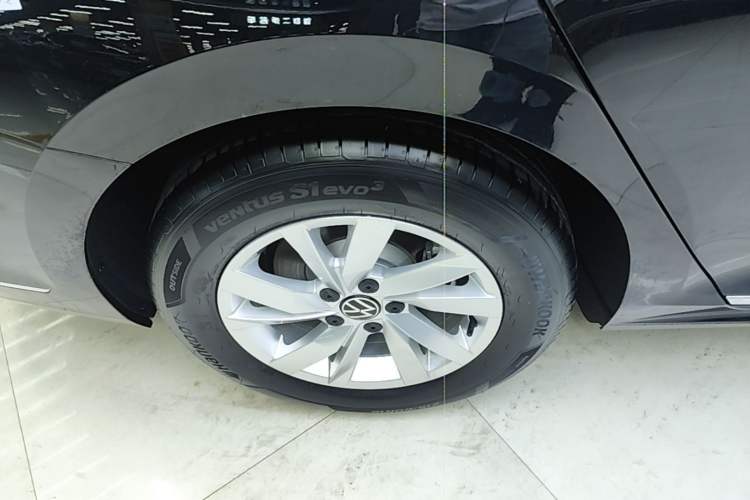 Used Volkswagen Passat New Energy 2025 430 PHEV Hybrid Business Edition Right Rear Wheel Hub