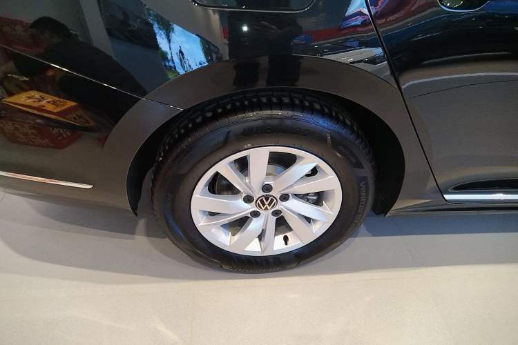 Used Volkswagen Passat New Energy 2025 430 PHEV Hybrid Business Edition Right Rear Wheel Hub