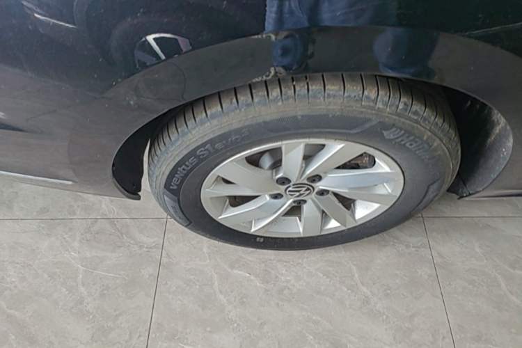Used Volkswagen Passat New Energy 2025 430 PHEV Hybrid Business Edition Right Rear Wheel Hub