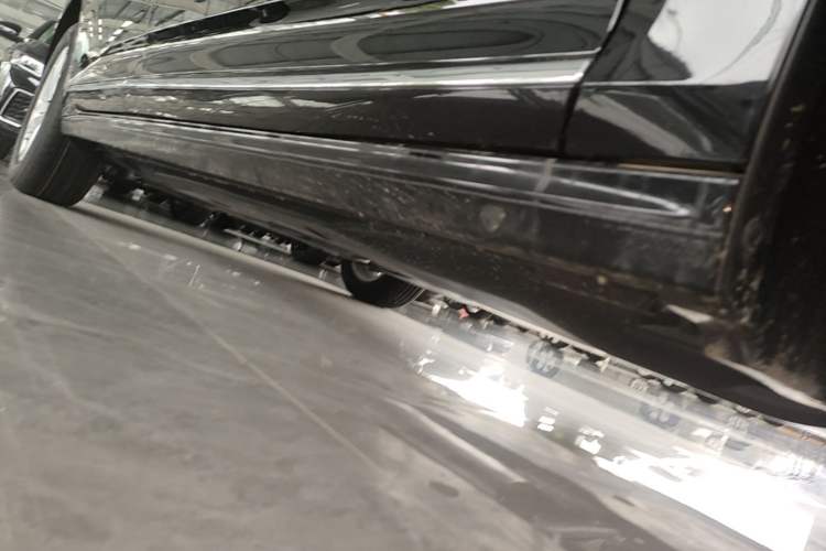 Used Volkswagen Passat New Energy 2025 430 PHEV Hybrid Business Edition Right Side Sill