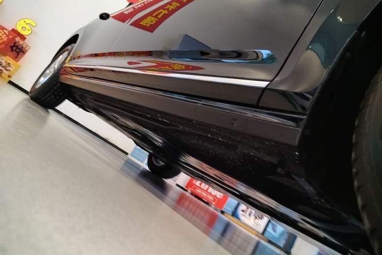 Used Volkswagen Passat New Energy 2025 430 PHEV Hybrid Business Edition Right Side Sill