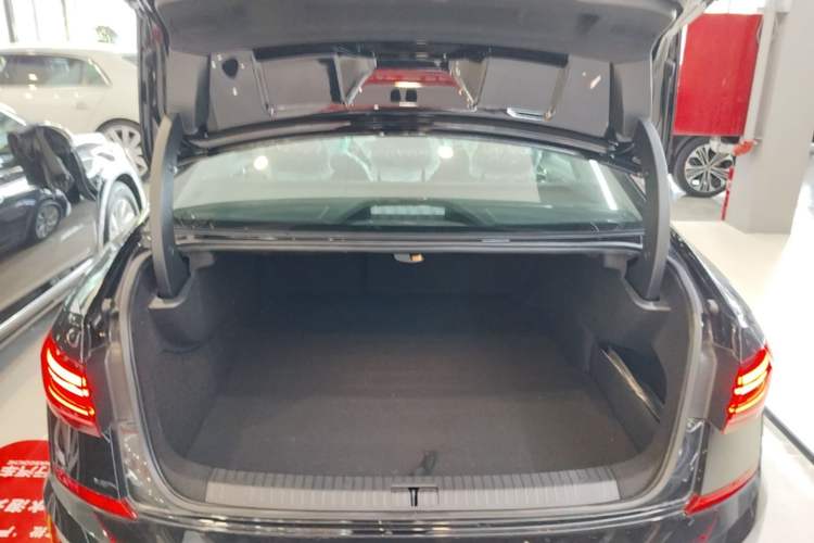 Used Volkswagen Passat New Energy 2025 430 PHEV Hybrid Business Edition Trunk