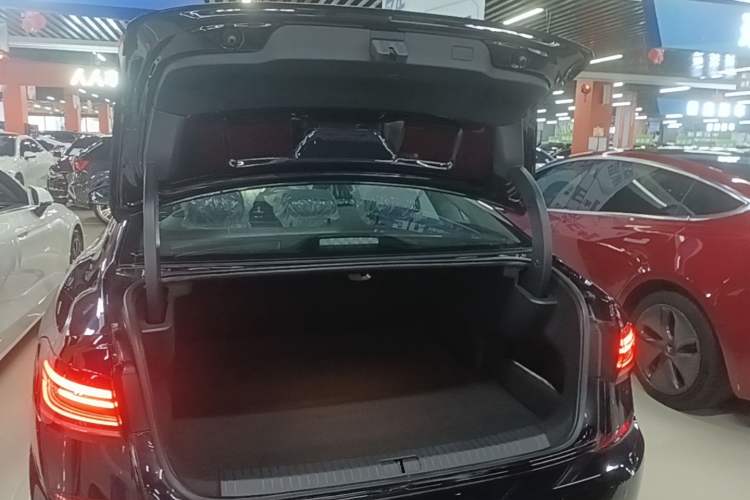 Used Volkswagen Passat New Energy 2025 430 PHEV Hybrid Business Edition Trunk