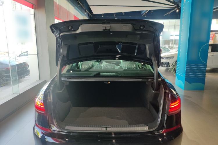 Used Volkswagen Passat New Energy 2025 430 PHEV Hybrid Business Edition Trunk