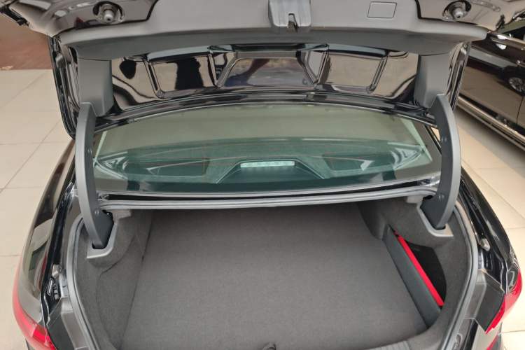 Used Volkswagen Passat New Energy 2025 430 PHEV Hybrid Business Edition Trunk