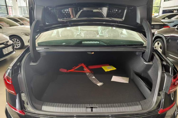 Used Volkswagen Passat New Energy 2025 430 PHEV Hybrid Business Edition Trunk