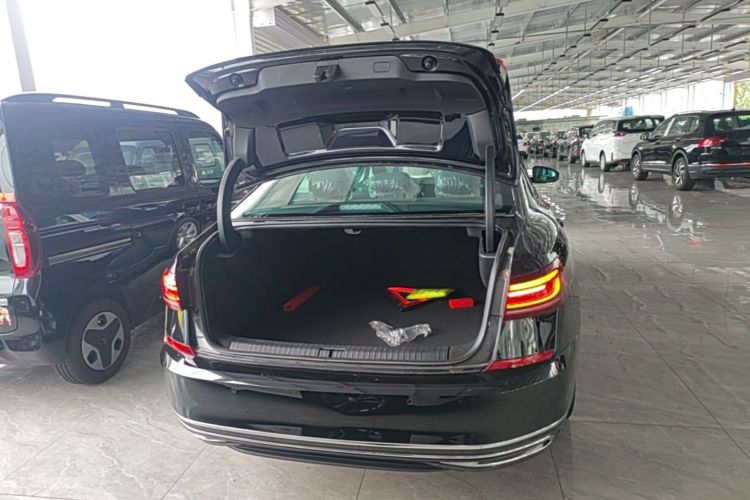 Used Volkswagen Passat New Energy 2025 430 PHEV Hybrid Business Edition Trunk