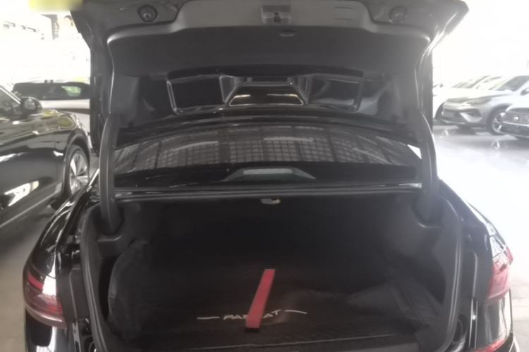 Used Volkswagen Passat New Energy 2025 430 PHEV Hybrid Business Edition Trunk