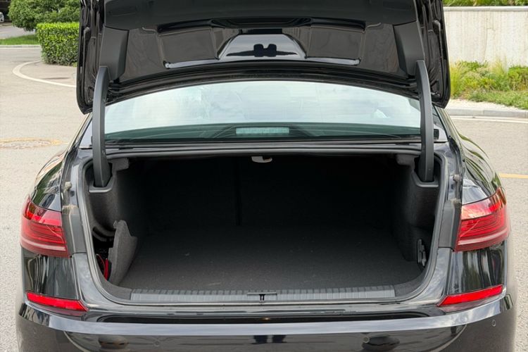 Used Volkswagen Passat New Energy 2025 430 PHEV Hybrid Business Edition Trunk