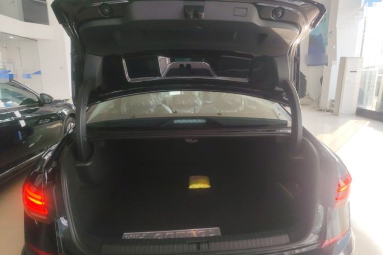 Used Volkswagen Passat New Energy 2025 430 PHEV Hybrid Business Edition Trunk