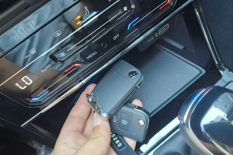 Used Volkswagen Passat New Energy 2025 430 PHEV Hybrid Business Edition Vehicle Key