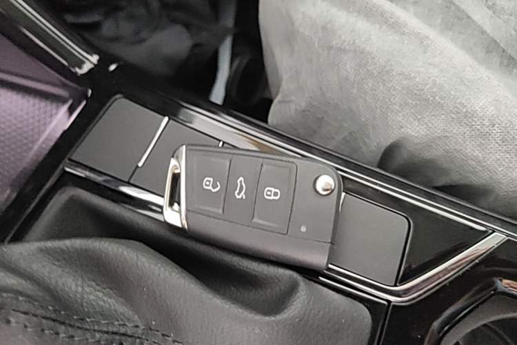 Used Volkswagen Passat New Energy 2025 430 PHEV Hybrid Business Edition Vehicle Key