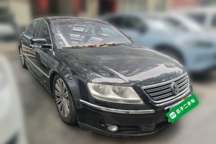 Used Volkswagen Phaeton 2006 4.2L V8 4-Seater Luxury Edition Front Right 45 Deg