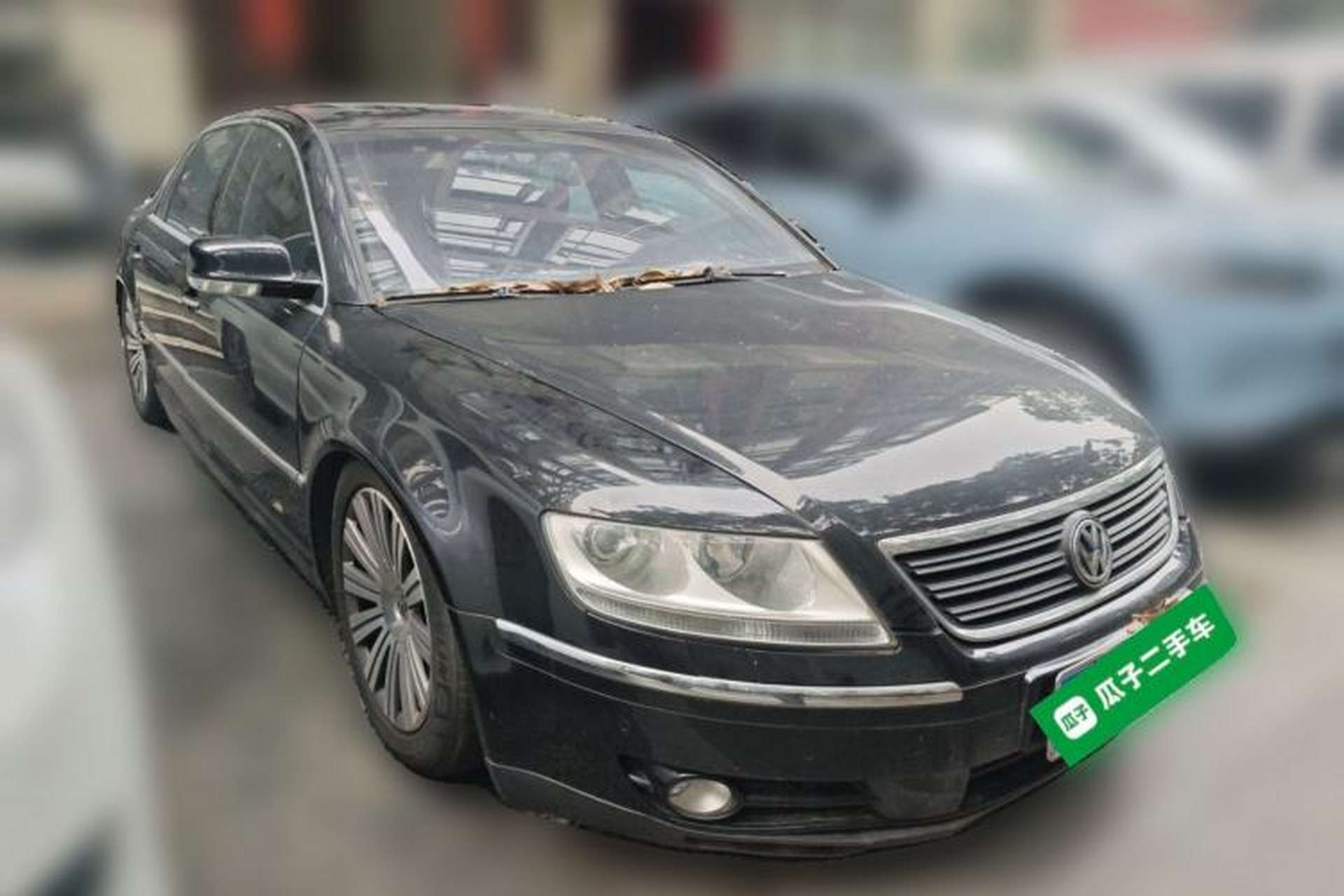 Used Volkswagen Phaeton 2006 4.2L V8 4-Seater Luxury Edition Front Right 45 Deg