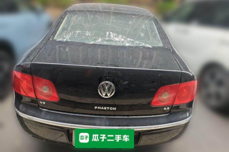 Used Volkswagen Phaeton 2006 4.2L V8 4-Seater Luxury Edition Trunk
