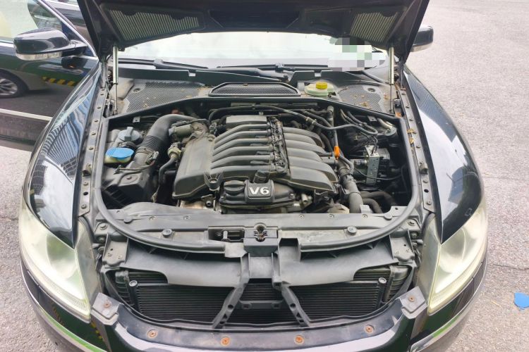 Used Volkswagen Phaeton 2009 3.6L V6 5-Seater Extended Comfort Version Engine Bay