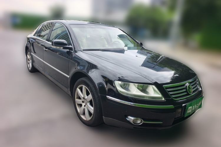 Used Volkswagen Phaeton 2009 3.6L V6 5-Seater Extended Comfort Version Front Right 45 Deg