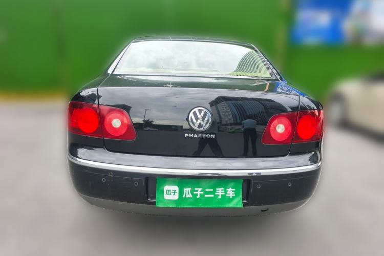 Used Volkswagen Phaeton 2009 3.6L V6 5-Seater Extended Comfort Version Rear