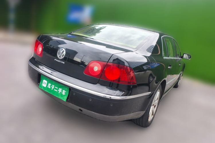 Used Volkswagen Phaeton 2009 3.6L V6 5-Seater Extended Comfort Version Rear Right 45 Deg