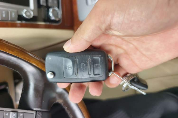 Used Volkswagen Phaeton 2009 3.6L V6 5-Seater Extended Comfort Version Vehicle Key