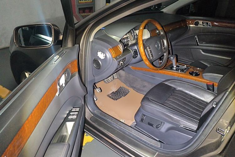 Used Volkswagen Phaeton 2009 3.6L V6 5-Seater Extended Comfort Version Driver Seat