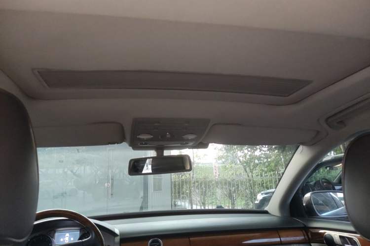 Used Volkswagen Phaeton 2009 3.6L V6 5-Seater Extended Top-Grade Version Headliner