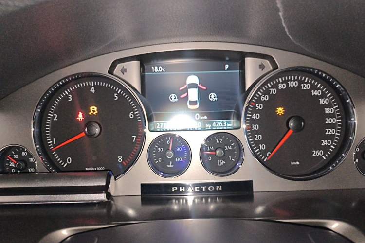 Used Volkswagen Phaeton 2009 3.6L V6 5-Seater Extended Comfort Version Instrument Cluster