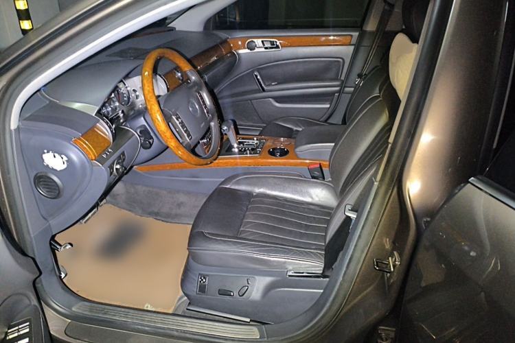 Used Volkswagen Phaeton 2009 3.6L V6 5-Seater Extended Comfort Version Left Front Seat