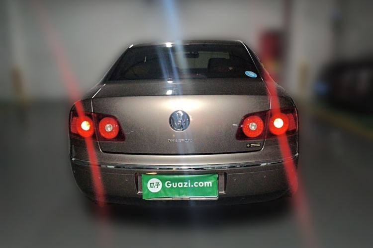 Used Volkswagen Phaeton 2009 3.6L V6 5-Seater Extended Comfort Version Rear