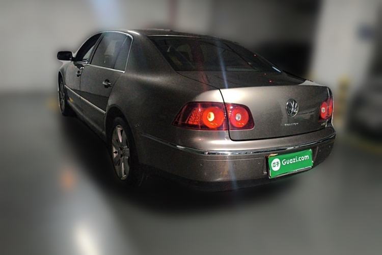 Used Volkswagen Phaeton 2009 3.6L V6 5-Seater Extended Comfort Version Rear Left 45 Deg
