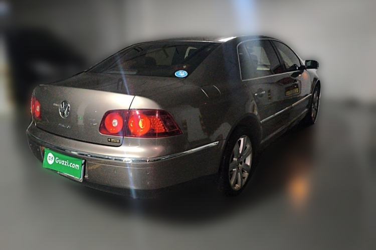 Used Volkswagen Phaeton 2009 3.6L V6 5-Seater Extended Comfort Version Rear Right 45 Deg