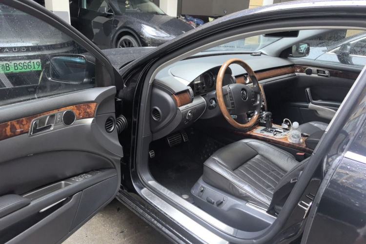 Used Volkswagen Phaeton 2011 3.6L V6 5-Seater Extended Comfort Version Driver Seat