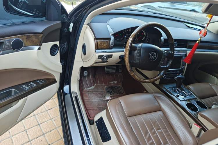 Used Volkswagen Phaeton  Driver Seat