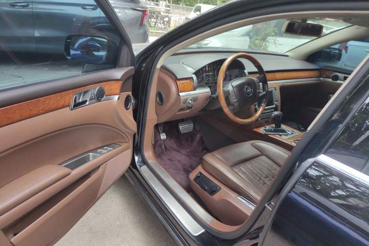 Used Volkswagen Phaeton 2011 3.6L V6 5-Seater Extended Business Edition Driver Seat