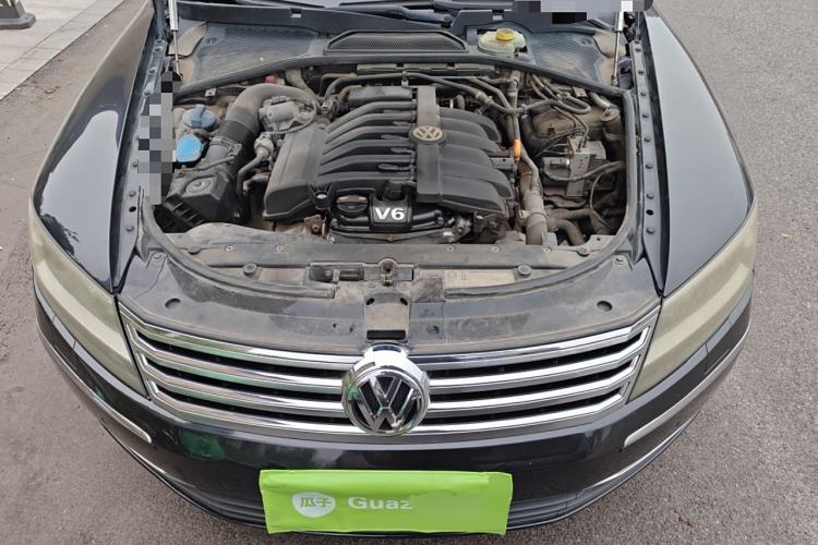 Used Volkswagen Phaeton 2011 3.6L V6 5-Seater Extended Comfort Version Engine Bay