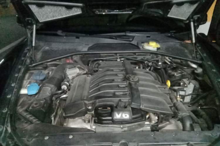Used Volkswagen Phaeton 2011 3.6L V6 5-Seater Extended Business Edition Engine Bay