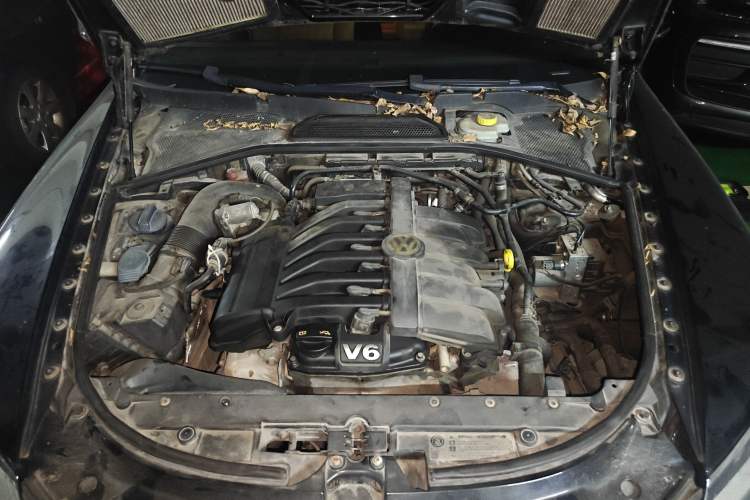 Used Volkswagen Phaeton 2011 3.6L V6 5-Seater Extended Business Edition Engine Bay