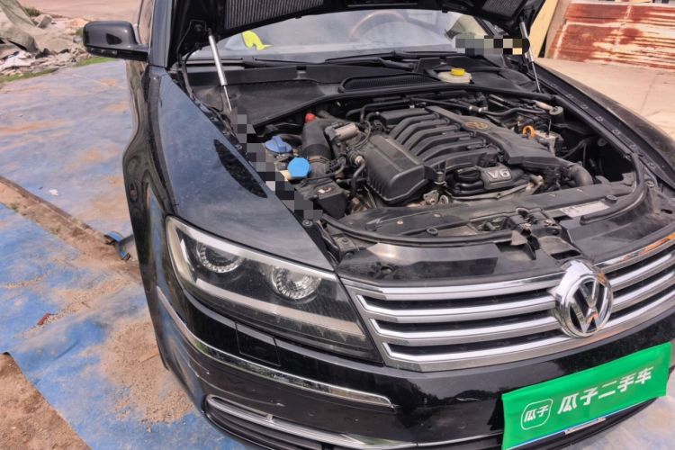 Used Volkswagen Phaeton 2011 3.6L V6 5-Seater Extended Comfort Version Engine Bay Right