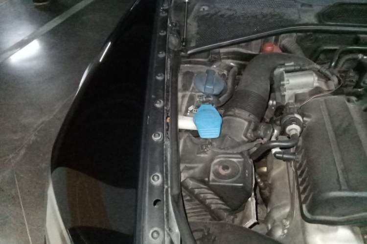 Used Volkswagen Phaeton 2011 3.6L V6 5-Seater Extended Business Edition Engine Bay Right