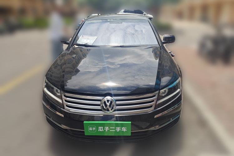 Used Volkswagen Phaeton 2011 4.2L V8 4-seat Extended-Range Individual Edition Front