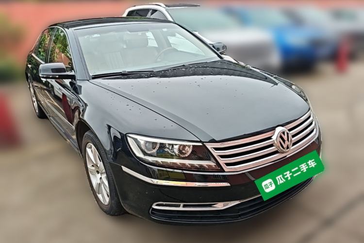 Used Volkswagen Phaeton 2011 3.6L V6 5-Seater Extended Comfort Version Front Right 45 Deg
