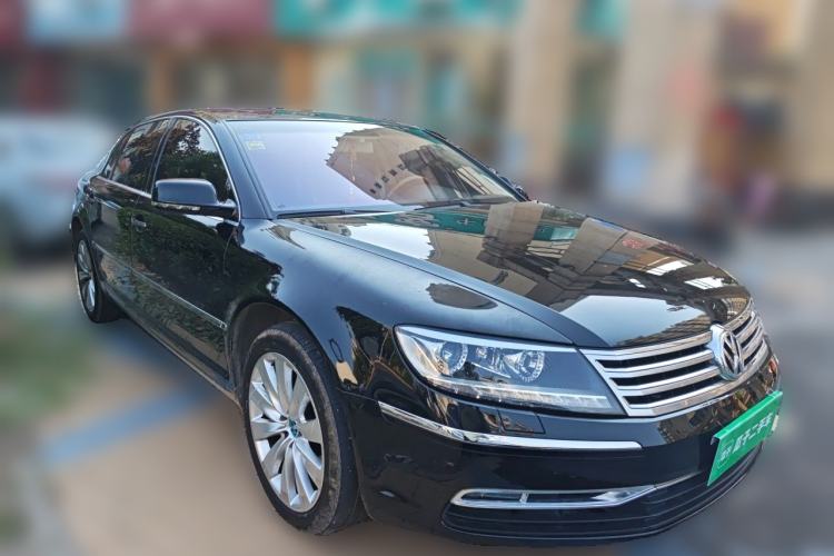 Used Volkswagen Phaeton  Front Right 45 Deg