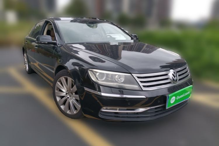 Used Volkswagen Phaeton 2011 3.6L V6 4-Seater Extended-Length Individual Edition Front Right 45 Deg