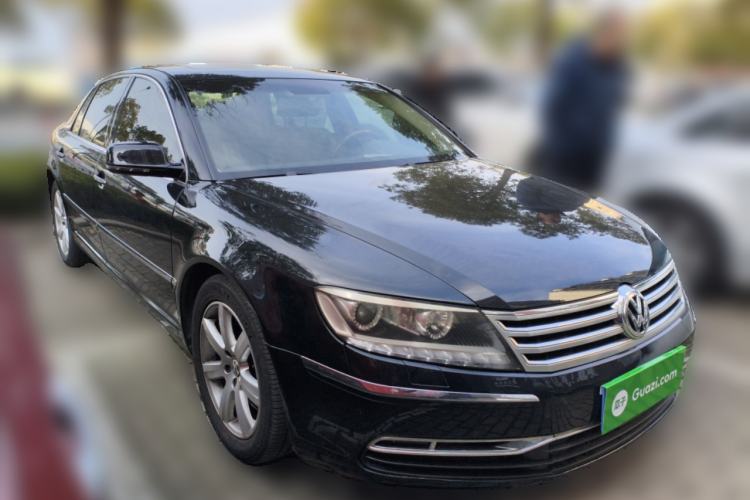 Used Volkswagen Phaeton 2011 3.6L V6 5-Seater Extended Comfort Version Front Right 45 Deg