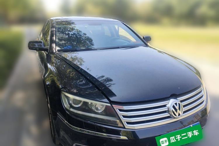 Used Volkswagen Phaeton 2011 3.6L V6 5-Seater Extended Comfort Version Front Right 45 Deg