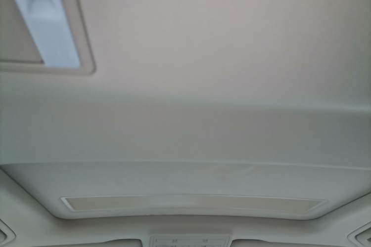 Used Volkswagen Phaeton 2011 3.6L V6 4-Seater Extended-Length Individual Edition Headliner