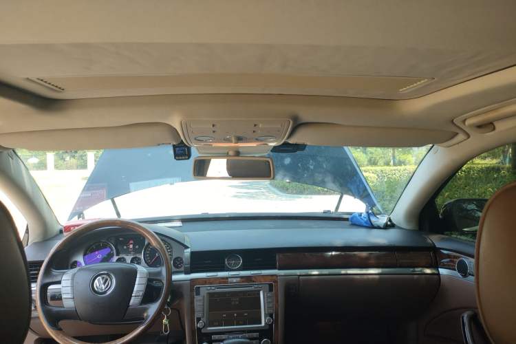 Used Volkswagen Phaeton 2011 3.6L V6 5-Seater Extended Comfort Version Headliner