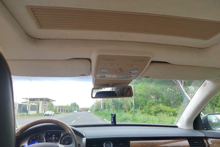 Used Volkswagen Phaeton 2011 3.6L V6 4-Seater Extended-Length Individual Edition Headliner